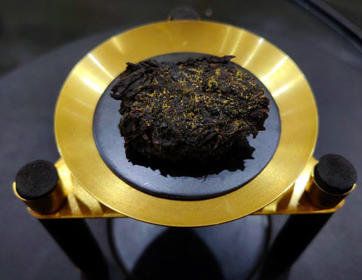 유기농 암흑차 (Organic Dark Tea) 는 수작업의 처리 유형과 간편한 양조 지침을 가진 전통 상해 공식 차입니다.