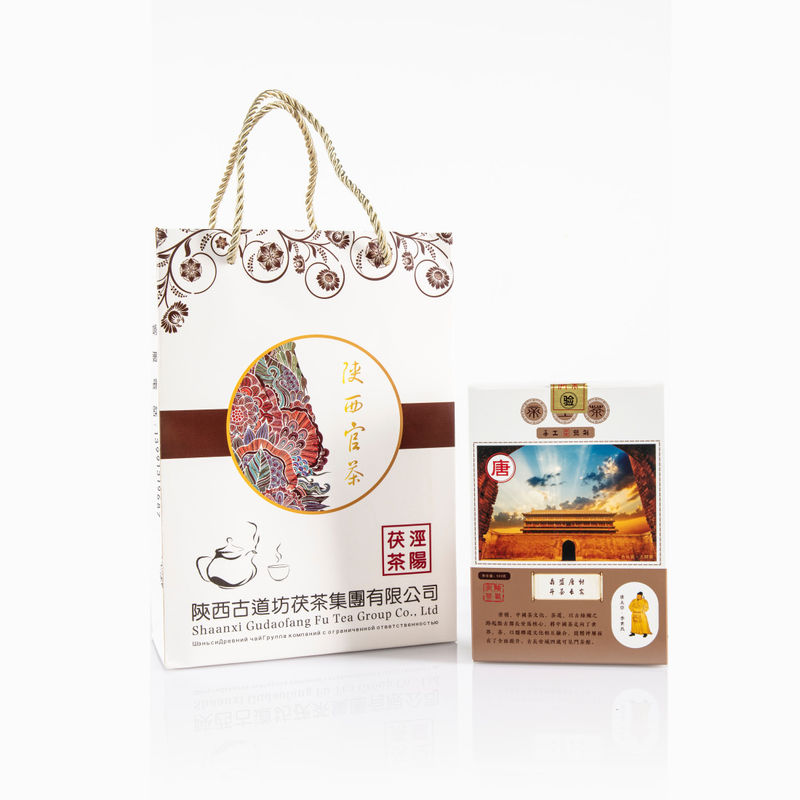 손으로 만든 검은 차 황제 차 전통 건강 이점